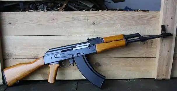 国产81枪族:像ak却不是ak,我国第一个自主产权的枪族_经典_式突击步枪