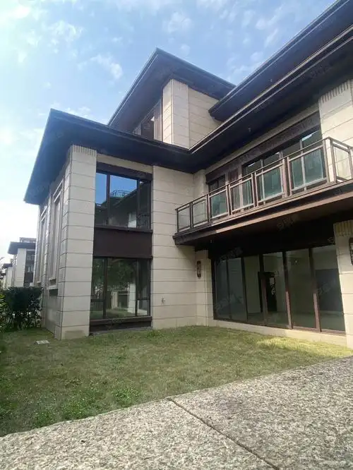 龙湖西宸原著别墅