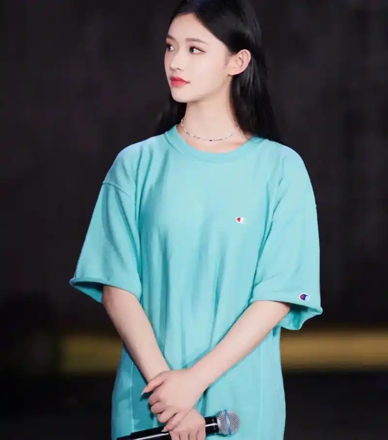 跟着林允儿学穿搭!#林允儿 #ootd穿搭 #champi - 抖音