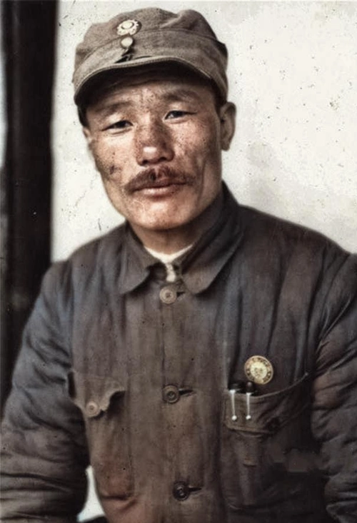 开国上将中有一位著名的"胡子将军",就是王震.