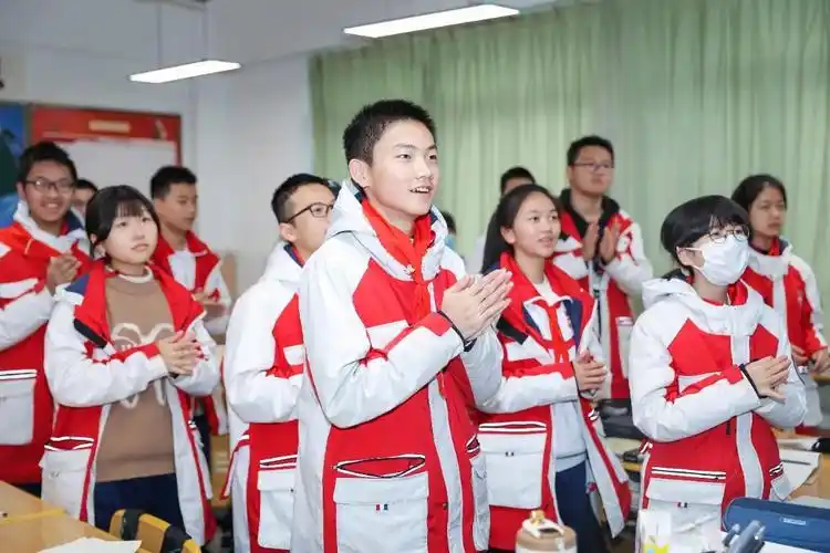 心向阳光拓展赋能成都七中初中学校立志成才集中教育系列活动之心理