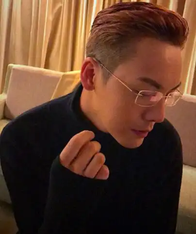 陈伟霆三七分背头发型,伟霆发型寸头,伟霆发型_文秘苑图库