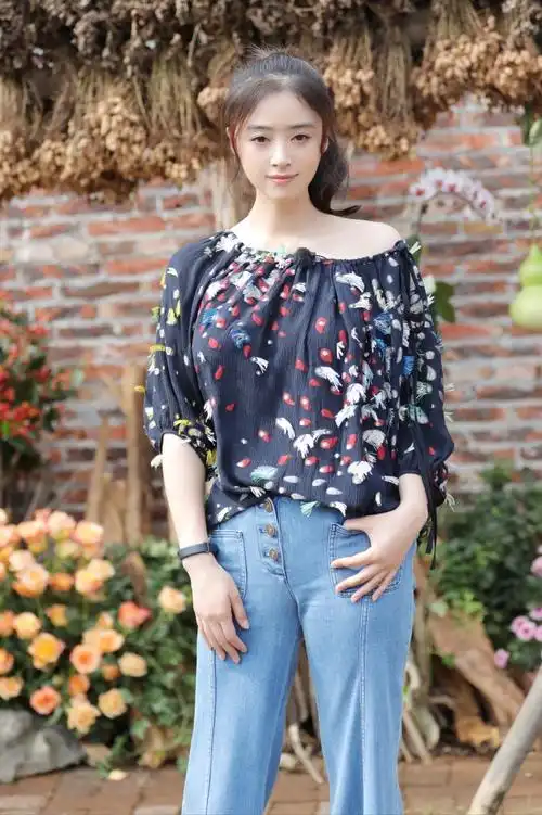 原创曾经体重140斤还拒绝潜规则蒋欣为何能走红还赢得韩红称赞