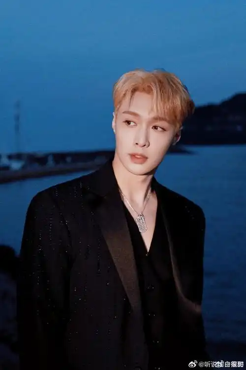 张艺兴[超话]##张艺兴壁纸##张艺兴 街舞运动大使