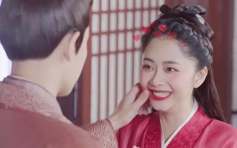 锦衣之下高甜片段守候只为了遇见你