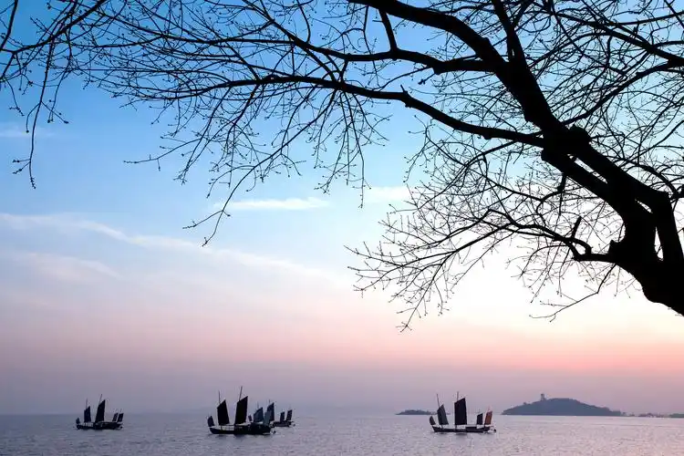 被偏爱的江南,有一座隐藏的"白富美"古城,人均gdp全国第一