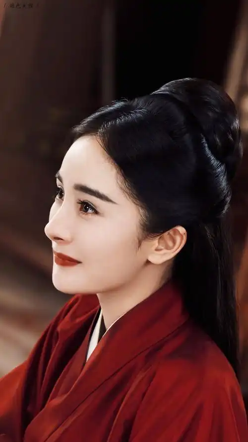 杨幂雪中红衣氛围感