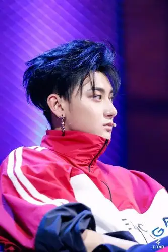 粉色少女心娇羞可爱笑这样的黄子韬你见过吗