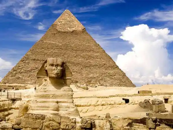 爬上金字塔的人都会死吗