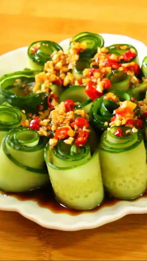 夏日必备的凉菜,凉拌黄瓜卷
