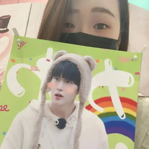 翟潇闻生日快乐98  广州北京路应援照片,小翟生日快乐哦