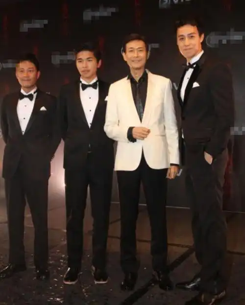 71岁郑少秋近照曝光帅气不输年轻人