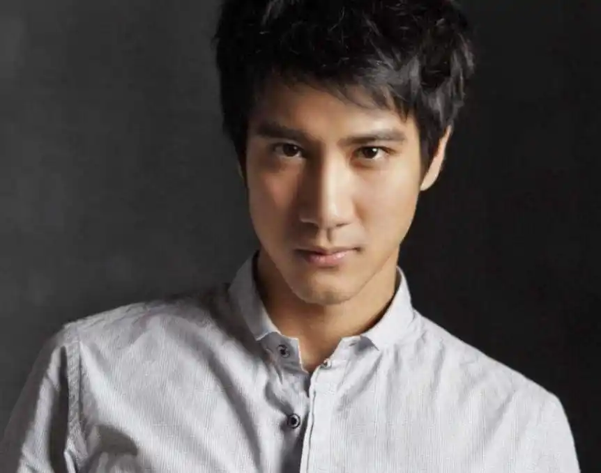 原创67李靓蕾真正学历被扒长相和实力媲美王力宏铁腕母亲很强势