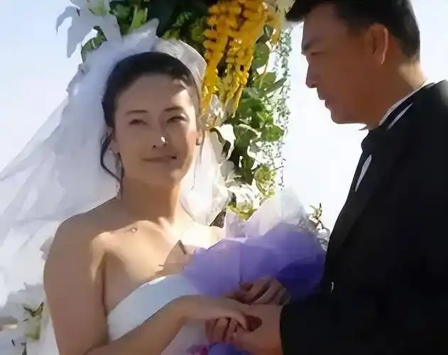 著名演员贾妮我这辈子最正确的决定就是赌气嫁给前男友铁哥们