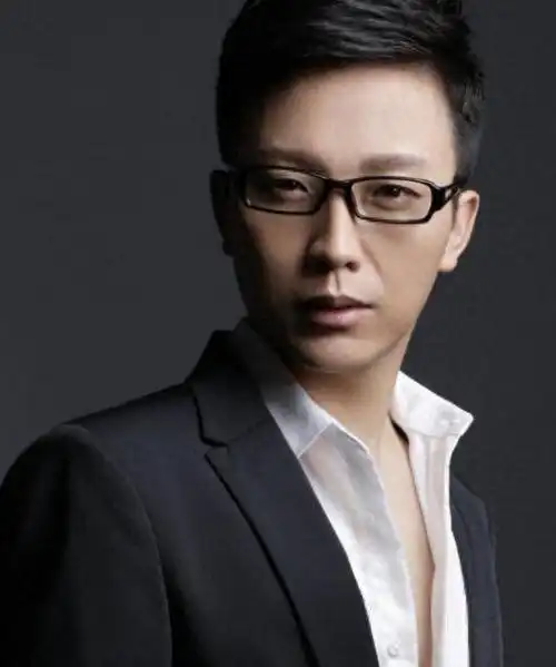 李玉刚凌晨4点发文宣布噩耗大家纷纷表示哀悼网友一路走好!