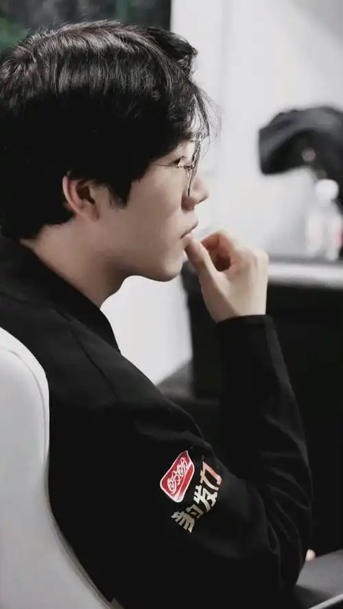 今天是theshy@wbg-theshy 的24周岁生日……__财经头条