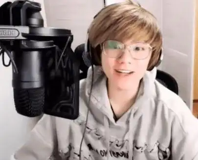 李兰陵丨一个又丧又热血的中二配音演员