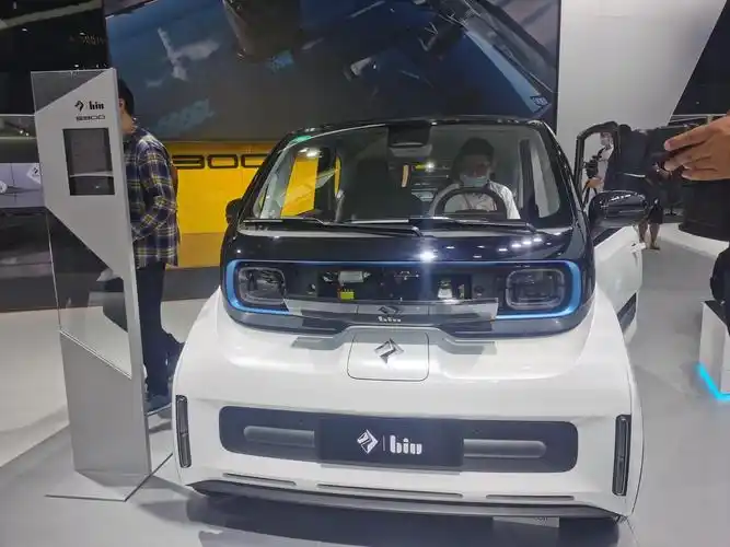 综合续航305km 新宝骏e300小biu版正式发布