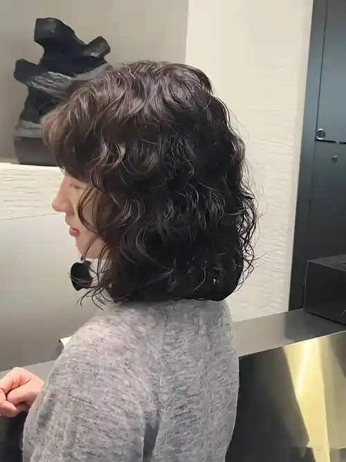 2023不要错过的"短发烫"_发型_脸型_头发