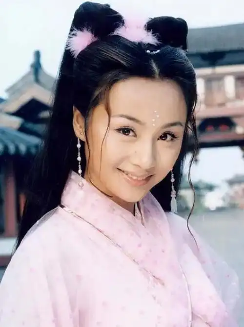 "霍水仙"曹颖:曾是"央视一姐",结婚后这些年怎样了?