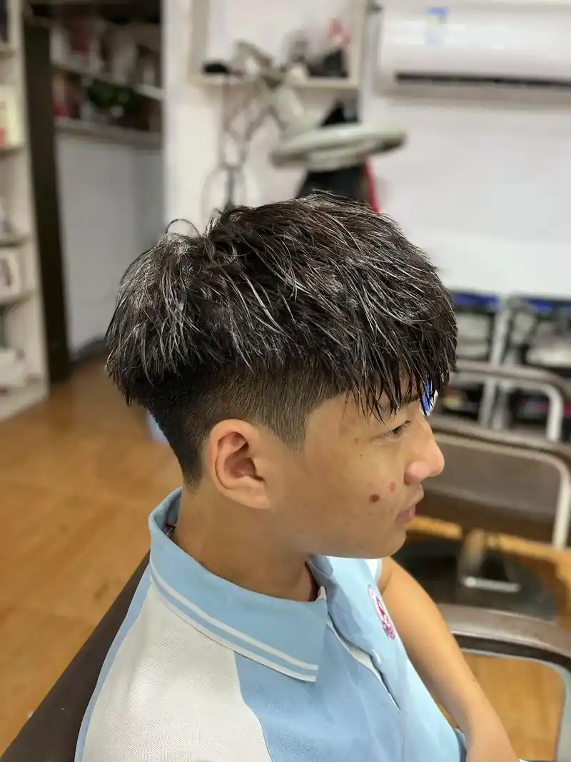 锡纸烫 #碎盖 这款发型10077贵吗?觉得好看不贵的来找我 - 抖音