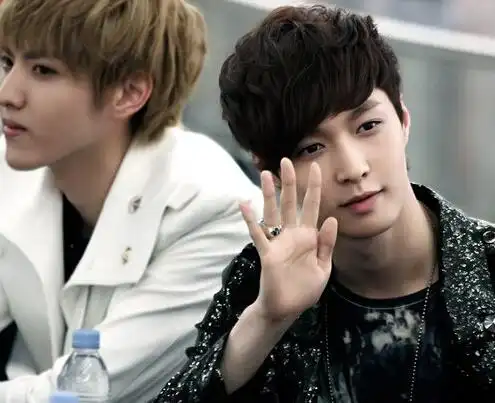 【图】张艺兴出卖吴亦凡事件真相 小绵羊为何遭排挤