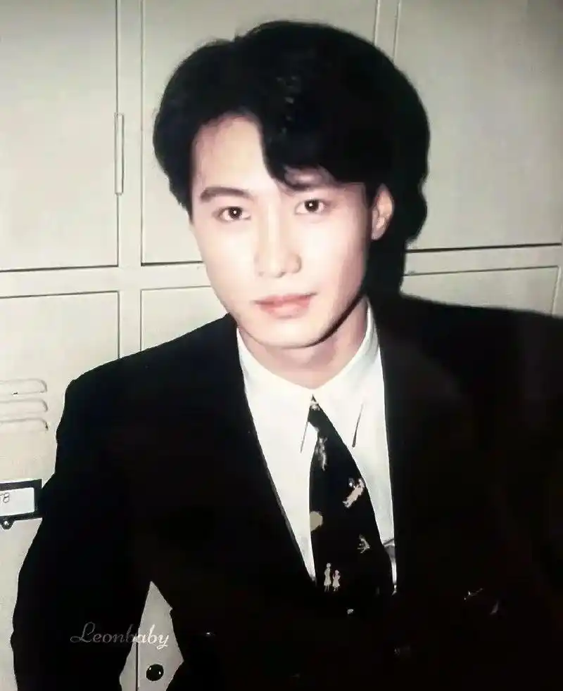 当我拿出这些照片,阁下又该如何应对呢#黎明#港风 #西装杀 - 抖音