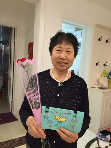 亲爱的妈妈母亲节快乐!