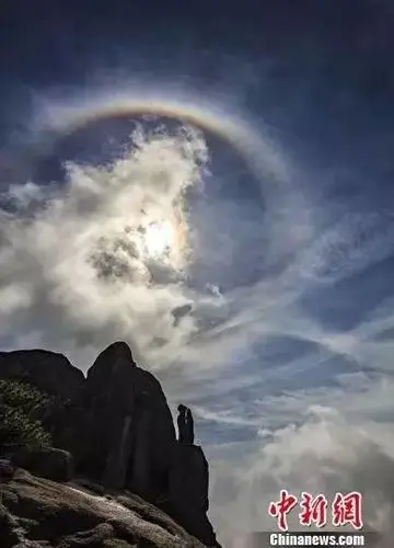 操文明摄 腾云驾雾,可以说是神仙和大部分妖怪的基本能力,如果不会