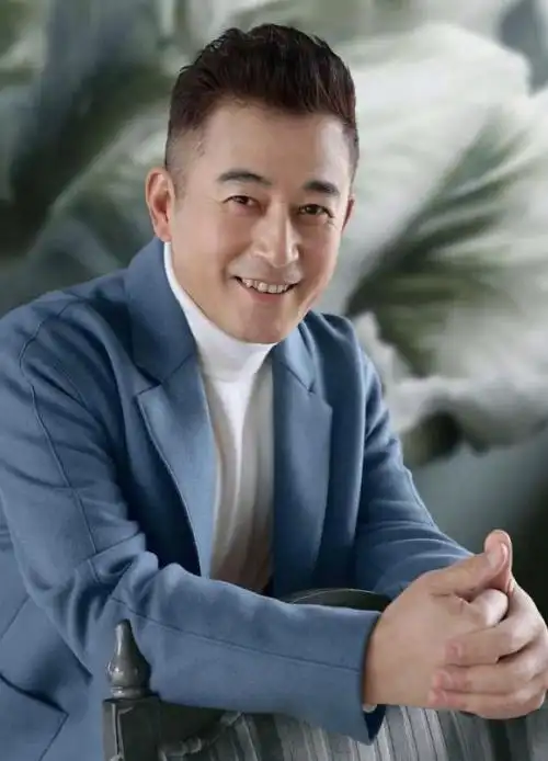 "负心汉"化身"宠妻狂魔"1992年,事业刚刚起步的王志飞,认识了素人李健