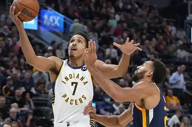 在成功捍卫主场,拿下一场大胜后,士气大振的犹他爵士队,此役稍作休整