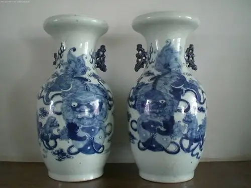 晚清民国民窑弹瓶一对