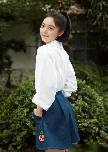 赵今麦高分考上中戏看到她准备的新生校服校花名额预定了