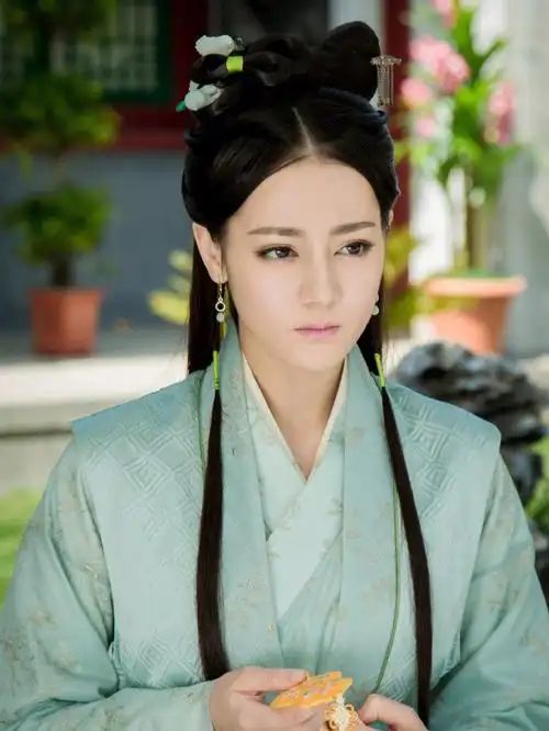 迪丽热巴2016620六扇门