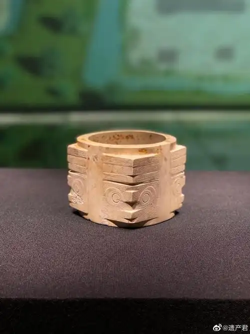 杭州临平江南水乡文化博物馆收藏的良渚玉器