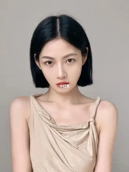 2021最火发型推荐一刀齐短发