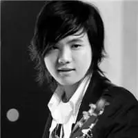 郑源头像高清图片大全名人郑源真人头像大图下载点击鼠标右键下载