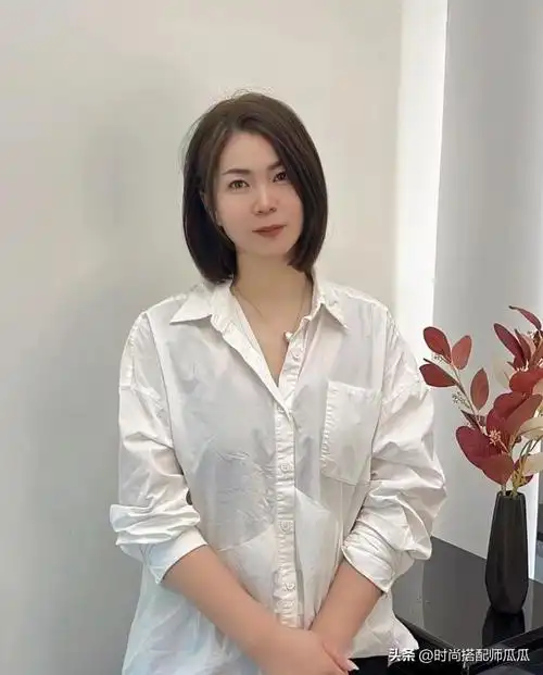 50岁女人最好别留这3种"大妈感发型"!自以为时髦,实际很显老