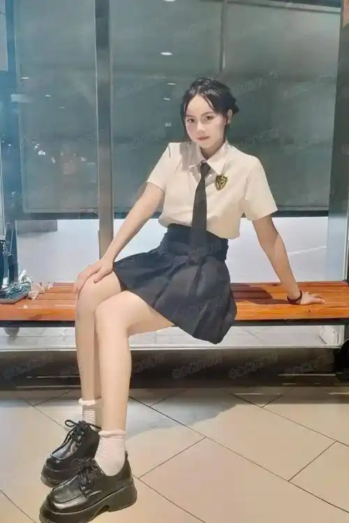 昵称:摆摆小鱼性别:女年龄:24身高:155cm体重:42.