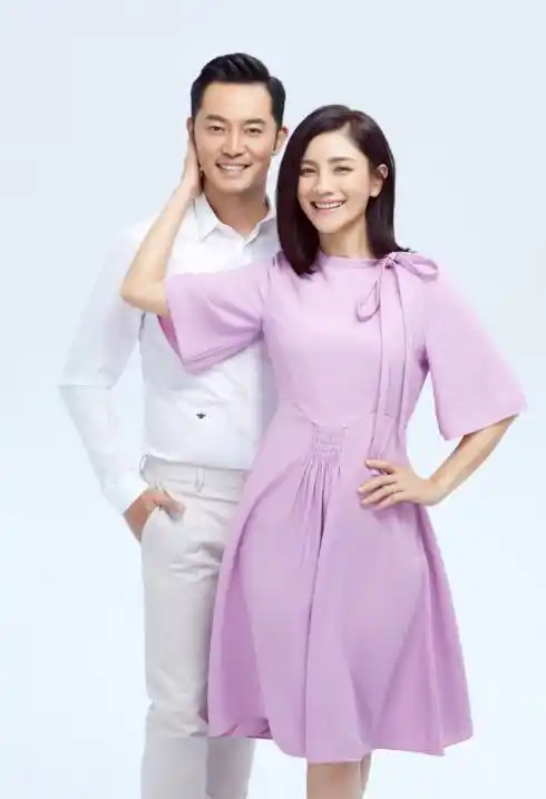 胡可晒照庆祝结婚七周年,一家四口好幸福