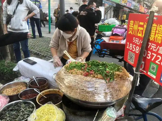 甜肠很好吃总结:想吃了会专门去阿姨现在主要在小天西街摆摊#成都美食