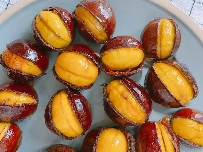 相信很多朋友和我一样最喜欢的就是糖炒栗子,又粉又糯还香甜可口,想到