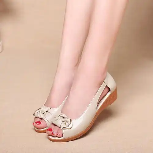 坡跟花朵真皮软底鱼嘴凉鞋(货号 ra187)