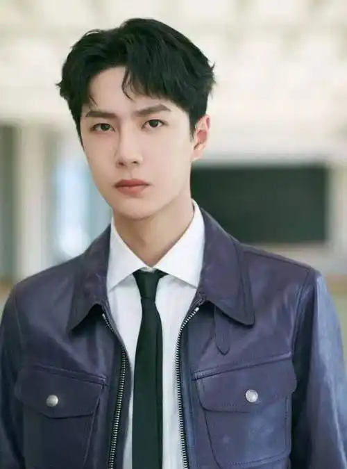 原创王一博上线电视华彩少年乖巧害羞学戏腔被黄子韬坑惨了