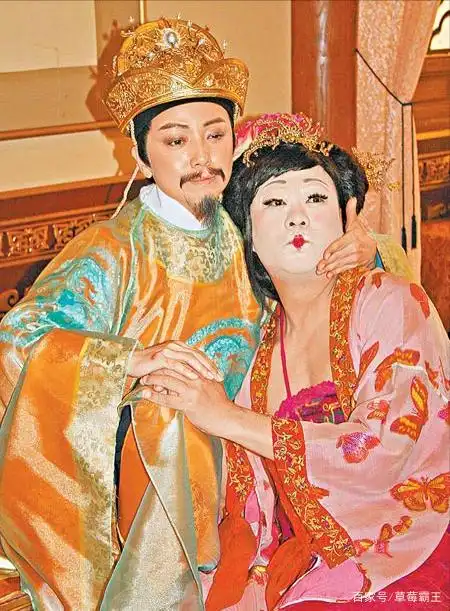 当男演员穿上女装,弄好了是雌雄莫辨,弄不好就是奇葩乱斗