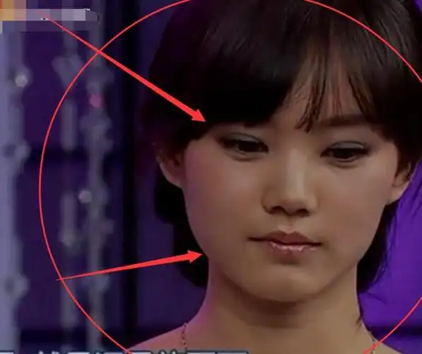 感觉有一百二十多斤的样子,李一桐现在之所以这么漂亮,是美白加上减肥