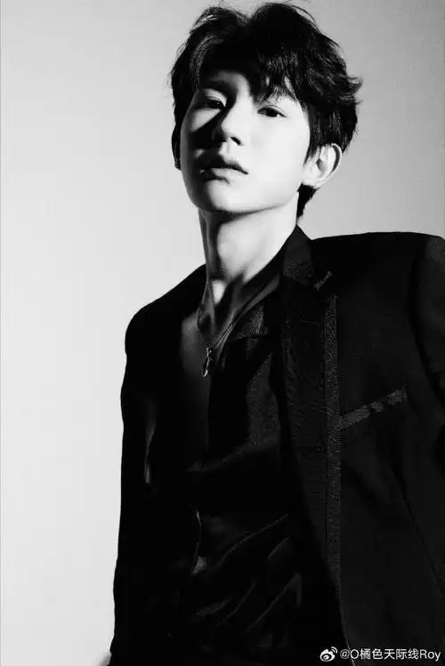 王源超话@tfboys-王源#城市捉迷藏##上海国际电影节##王源