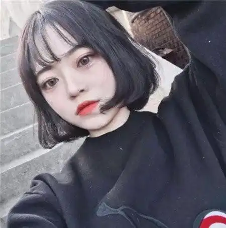 短发齐刘海图片今年正流行着呢