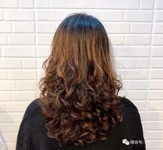 2018流行背烫烫过马上变女神