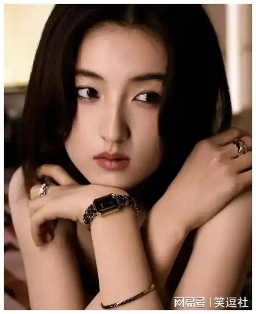 张子枫被曝和焉栩嘉分手,父母怕怀孕影响事业曾多次劝说其分手